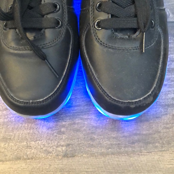 Light up shoes 5.5 - Picture 3 of 11